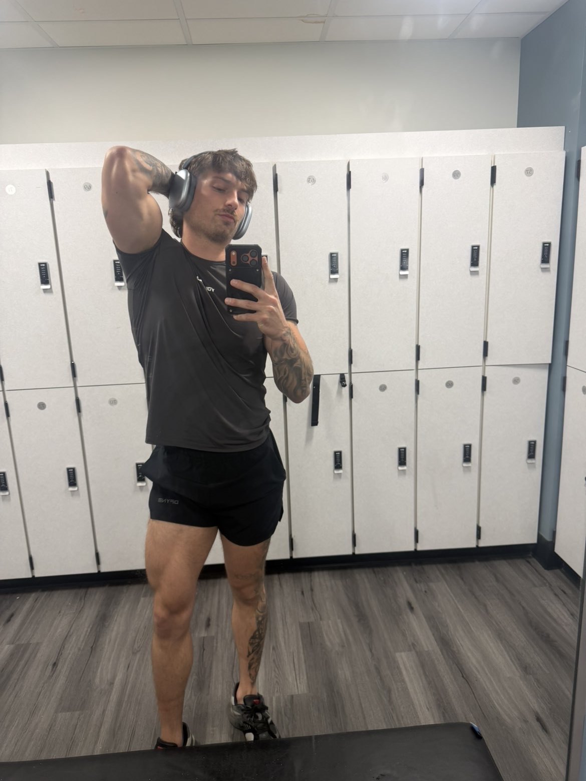 Smigosss flexing physique update